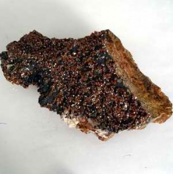 Bra Pris Mycket Vacker Vanadinit 531 gram Naturliga Kristaller på Matrix Sällsynt Mineral från Mibladen Marocko Köp Nu!